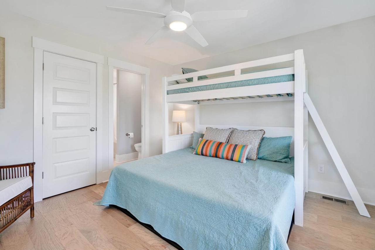 Seas The Day Villa Oak Island Exteriör bild
