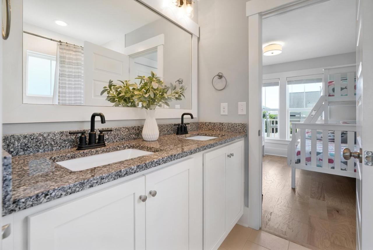 Seas The Day Villa Oak Island Exteriör bild