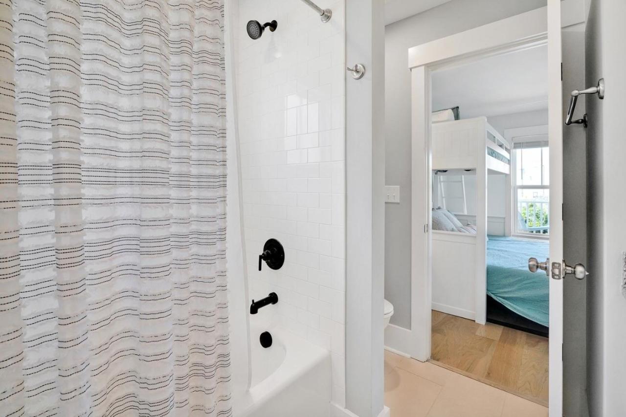 Seas The Day Villa Oak Island Exteriör bild
